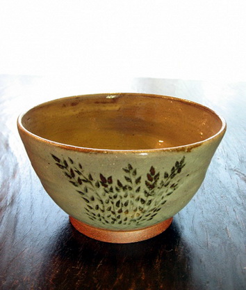 鉄絵灰釉茶碗 : 疾風谷の皿山…陶芸とオートバイと古伊万里と 鉄絵灰釉茶碗 : 疾風谷の皿山…陶芸とオートバイと古伊万里と