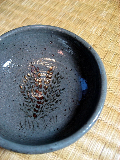 鉄絵灰釉茶碗 : 疾風谷の皿山…陶芸とオートバイと古伊万里と 鉄絵灰釉茶碗 : 疾風谷の皿山…陶芸とオートバイと古伊万里と