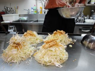 お好み焼きの作り方ＢＹ　トコナツ屋バージョン_e0166301_14342720.jpg