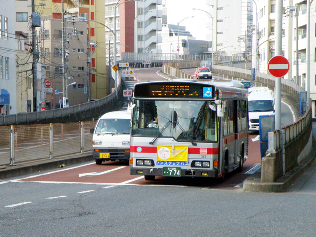 JR横須賀線代行バス_c0130964_2058431.jpg