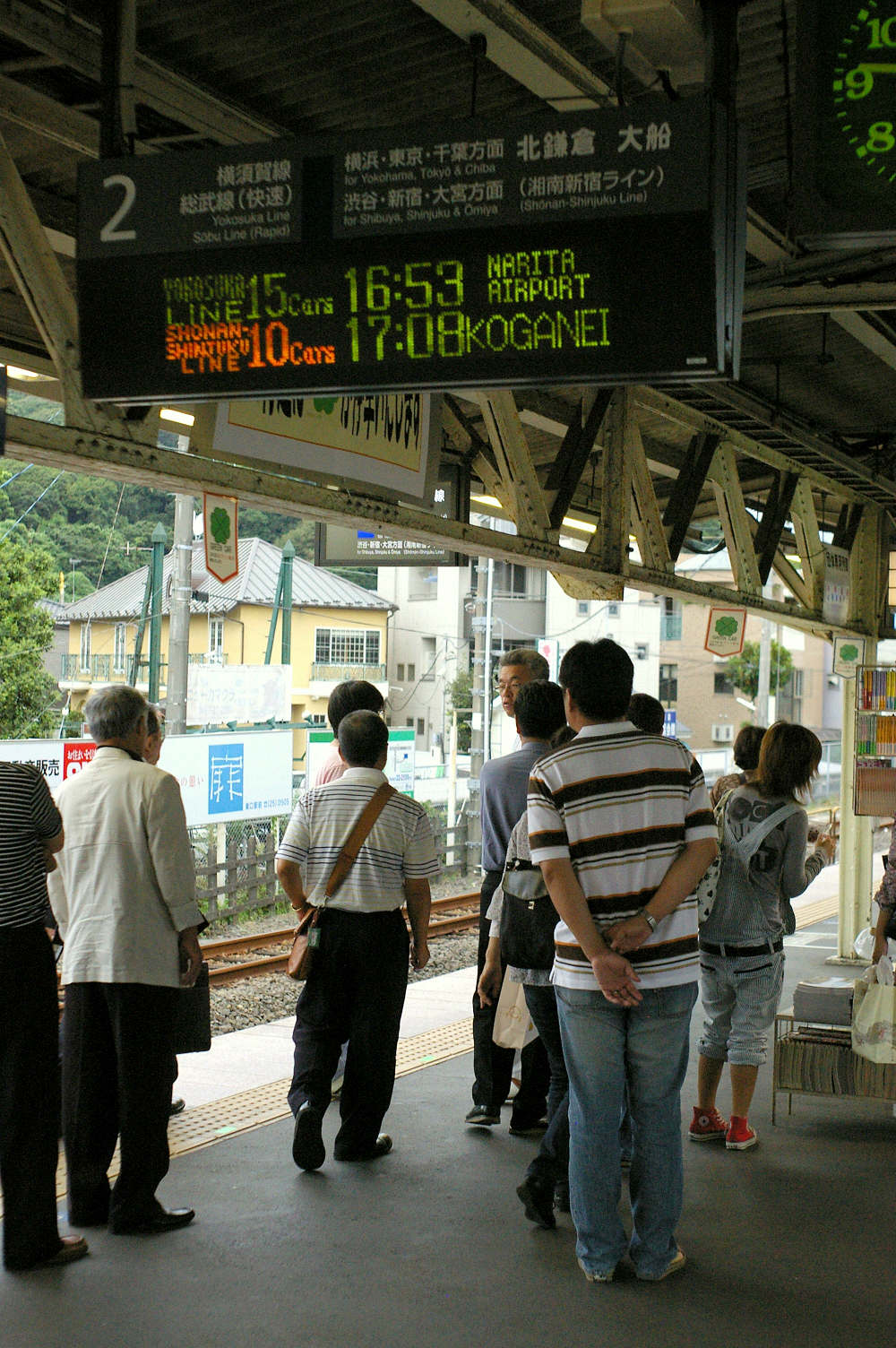 緑とオレンジの電車_f0160179_1413039.jpg