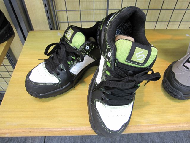2010 FIVE TEN(サイズチャート表を追加しました)_e0069415_2205017.jpg