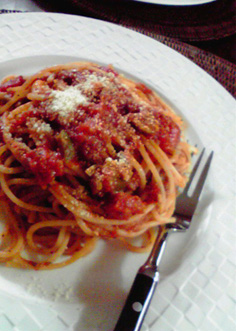 トマトソースパスタ_d0129249_2211429.jpg