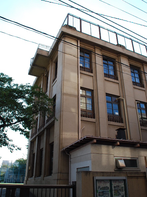 東京都渋谷区立広尾小学校(昭和モダン建築探訪)_f0142606_023027.jpg