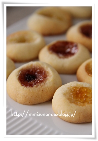 Thumbprint cookies _a0056137_12755.jpg