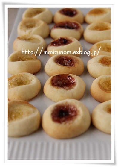 Thumbprint cookies _a0056137_15371.jpg