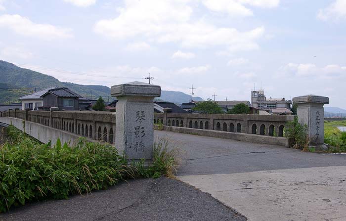 旧街道の橋_f0130879_23201423.jpg