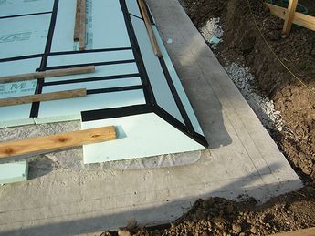 土間下の断熱材 ん ー 紺屋の白袴邸ｹﾝﾁｸ日記 最近はほぼ草取り日記