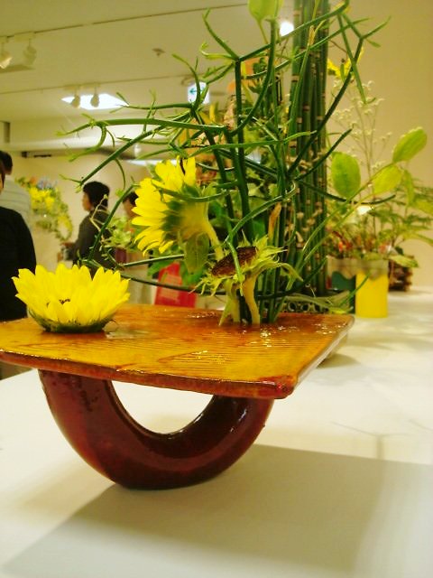 いけばな展と陶芸_e0093356_16252622.jpg