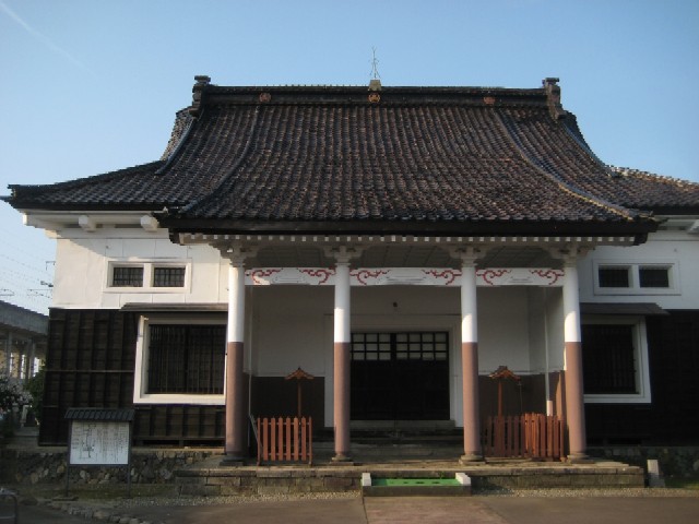 幕末の北越を歩く(14)戦後の長岡　栄涼寺・長興寺・米百俵の碑_c0013687_21372826.jpg