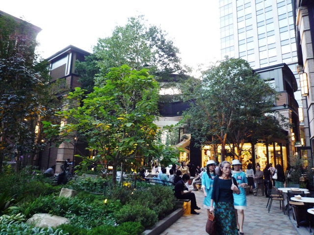 MARUNOUCHI BRIC SQUARE_a0127090_2392716.jpg