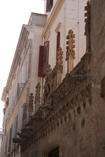 Barcelona(1)　～2009夏・イタリア中部への旅2～_b0096620_0114677.jpg