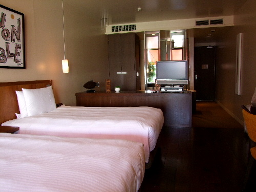 「福岡・博多 WITH THE STYLE お部屋&ペントハウス」_a0000029_1234863.jpg