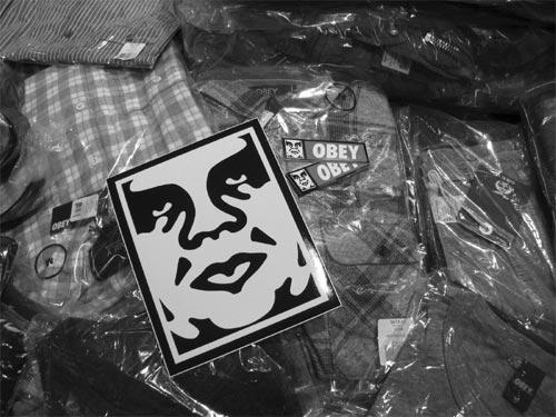 \"OBEY\" ARRIVE !!!!!_b0172940_18536100.jpg