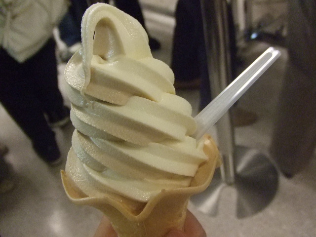 花畑牧場 ミックスソフトクリーム_f0076001_22324513.jpg