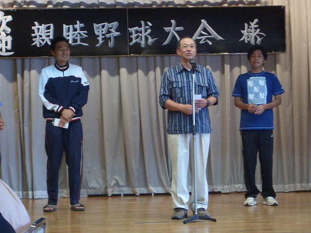 タイムリーヒットを打った議員親睦野球大会_f0141310_23442061.jpg