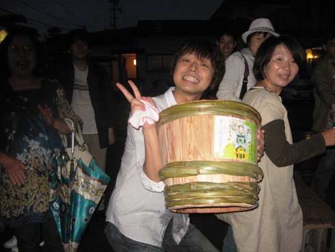 街中のふれ合い!_b0140235_18425471.jpg