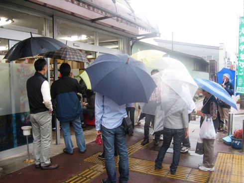 街中のふれ合い!_b0140235_1846420.jpg