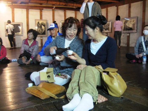 街中のふれ合い!_b0140235_19265881.jpg