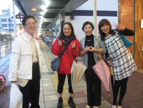 街中のふれ合い!_b0140235_19333871.jpg