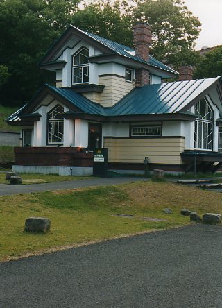 函館元町のプレーリーハウス(函館のモダン邸宅探訪)_f0142606_0134559.jpg