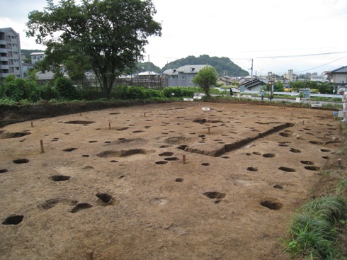 町頭遺跡現地説明会_a0087378_692371.jpg