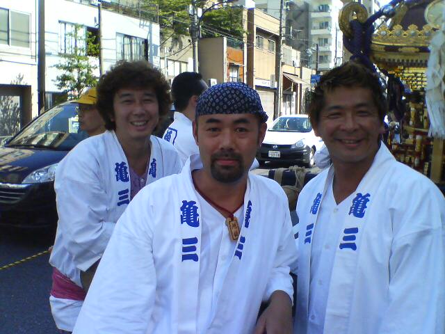 牛島神社のお祭り_b0162386_1302240.jpg