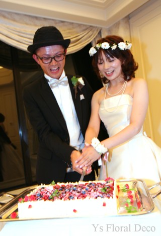 リゾート挙式にお花のアクセサリー 花冠とリストレット_b0113510_15553146.jpg