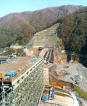「政権交代」~徳山ダム~徳山ダム導水路_f0197754_22195585.jpg
