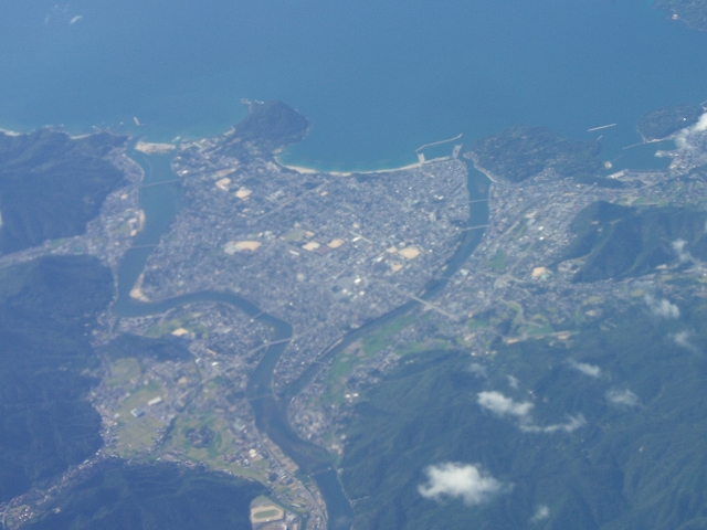 航空写真―どこかわかりますか?九州・中国四国編―_d0116009_2341682.jpg
