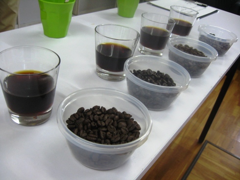 利きコーヒー&パナマゲイシャを楽しむ会「ユナイトコーヒー」_b0140235_0513133.jpg