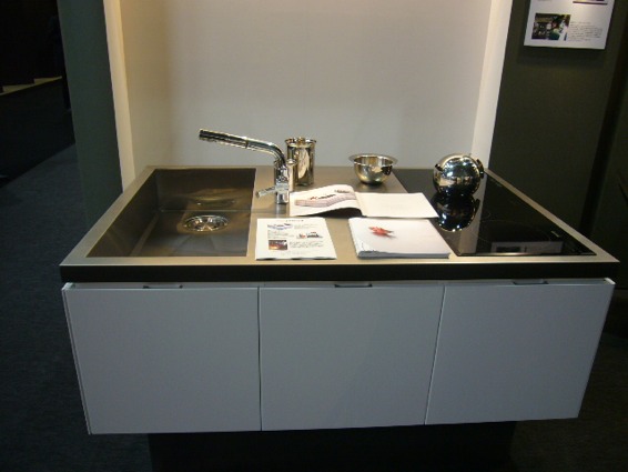 LIVING &DESIGN キッチンのニュース_a0116902_255938.jpg