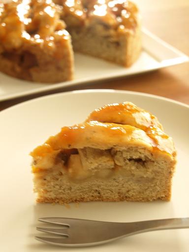 卵、バター不使用で簡単!りんごとバナナのケーキ_d0128268_16571427.jpg
