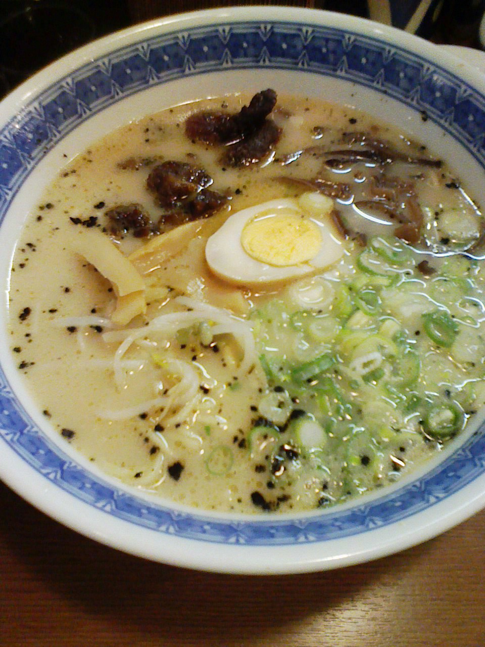 「馬筋ラーメン」と「馬レバー」こりやあ、馬い、旨い。_c0061686_801031.jpg