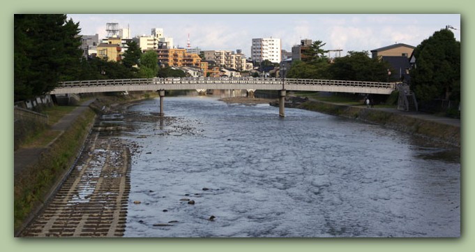 f0079990_1053443.jpg