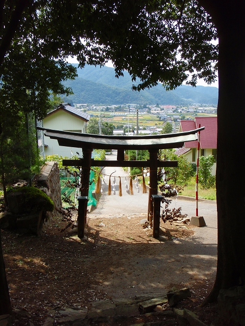 松本市・藤井谷入り口の白山神社_d0142618_2344721.jpg