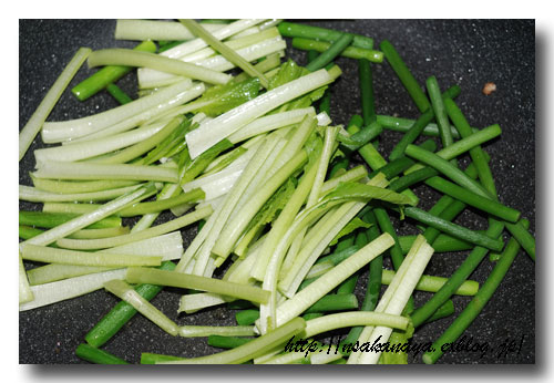 メカジキとシャキシャキ野菜のピリ辛炒め.....カジキは切り落しでOK ♪_d0069838_128521.jpg