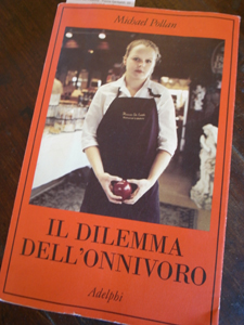 読書の秋～\"Il Diremma dell\' onnivolo\"_f0106597_134561.jpg