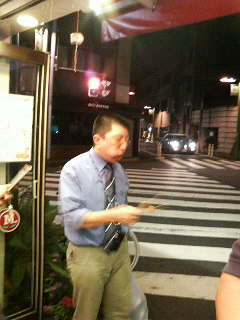 LAWSONタナカさんが店長に!_a0075684_22272685.jpg
