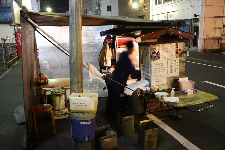 レトロな夜は屋台でラーメンかぁ。 9月23日_f0113639_21302768.jpg
