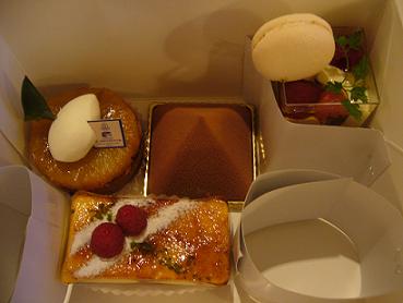 京都旅行①　　金の蔵でケーキを買おう♪_e0164874_2214878.jpg