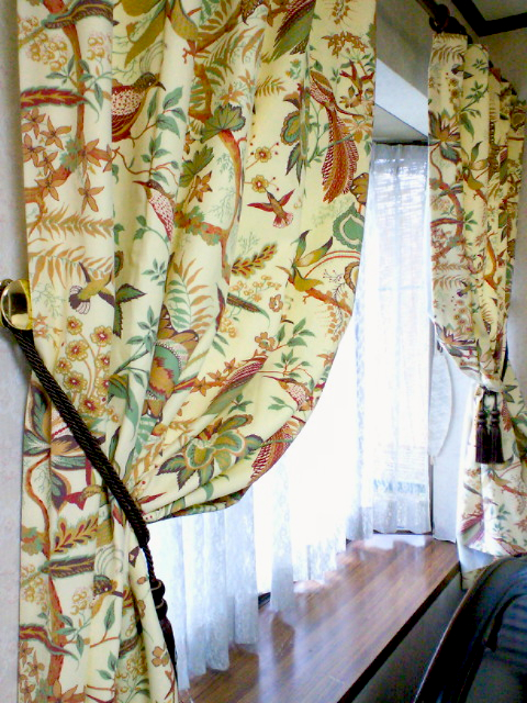 モリスのカーテン『ヴァイン』とサンダーソン『サヴァ』のカーテン_c0157866_22491678.jpg