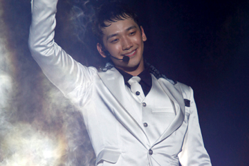 RAIN　シンガポールから帰国　_c0047605_8113916.jpg