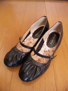 シンデレラの靴1470円_f0042307_1372152.jpg