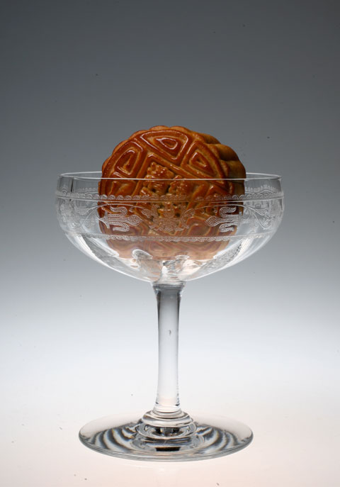 Baccarat \"LYS \" のシャンパンクープと月餅_c0108595_7541358.jpg