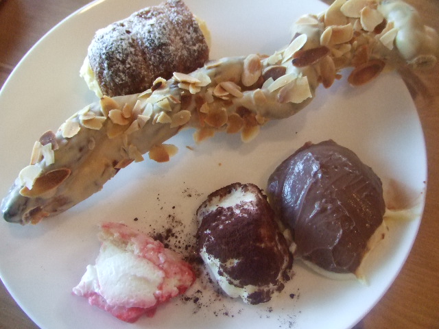 Cafe アンプレシオン_f0076001_6135094.jpg