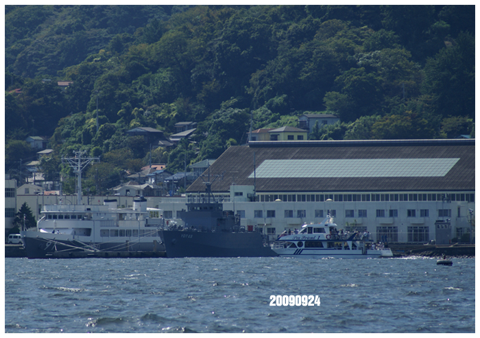 200909 『YOKOSUKA軍港めぐり』特務艇「はしだて」，水中処分母船YDT03（2）＆ Charter Cruise_b0176417_1505695.jpg