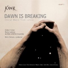 ラトヴィアの合唱団KAMĒR...の初録音CD \"Dawn is Breaking\" (2007)_c0193950_21202771.jpg