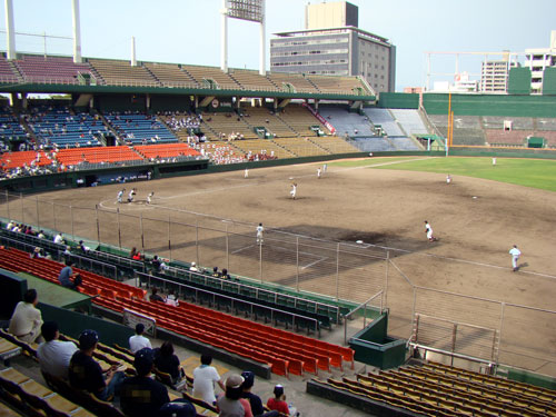 野球場はしご_a0047200_2054434.jpg