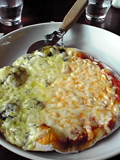 d0122118_13399.jpg